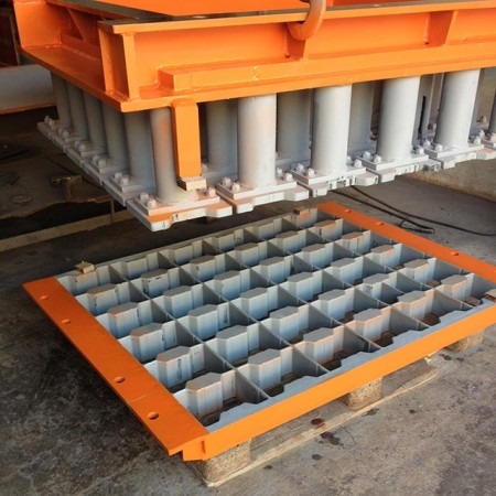 Форма для литья строительного блока / брусчатки-паркета