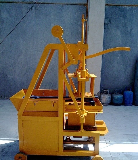 Машины для производства шлакоблоков