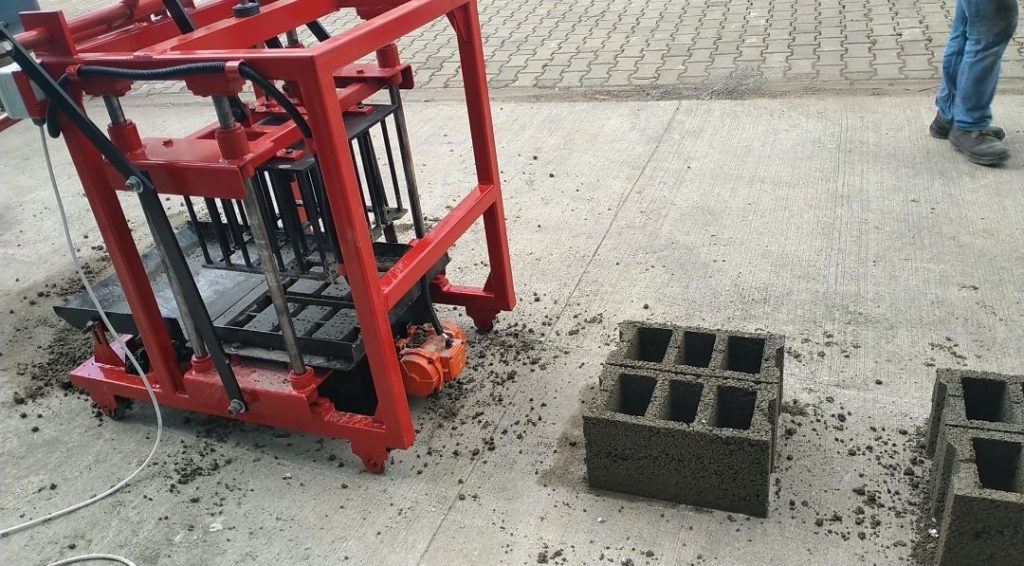 Как производится шлакоблок?